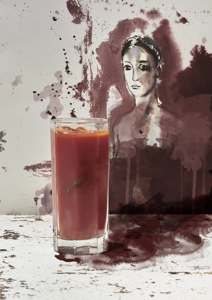 Pesteda, acqua di fermentazione e estratto fresco di cinorrodi di Rosa canina, 3 gocce di bitter, vodka